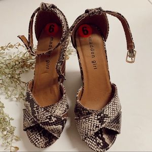 Madden Girl Wedges